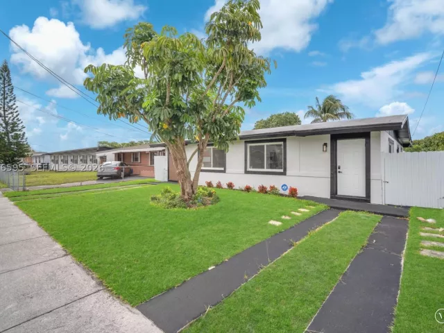 Продажа дома по адресу 2572 NW 20th St - фото 9377679