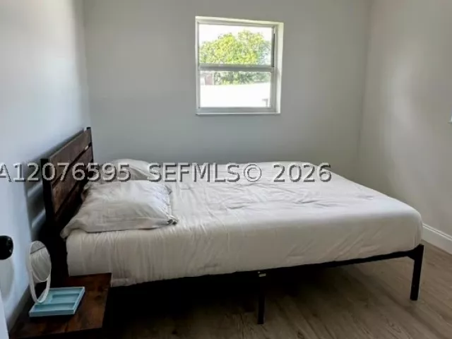 Продажа дома по адресу 2572 NW 20th St - фото 9377690