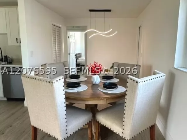 Продажа дома по адресу 2572 NW 20th St - фото 9377695