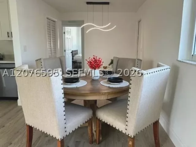 Продажа дома по адресу 2572 NW 20th St - фото 9377696