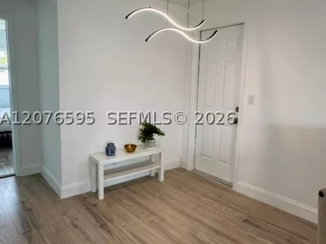 Продажа дома по адресу 2572 NW 20th St - фото 9377698