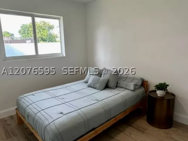 Продажа дома по адресу 2572 NW 20th St - фото 9377699