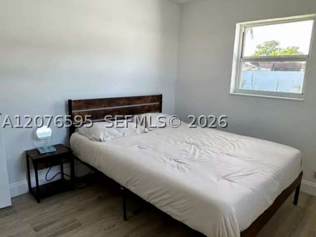 Продажа дома по адресу 2572 NW 20th St - фото 9377701