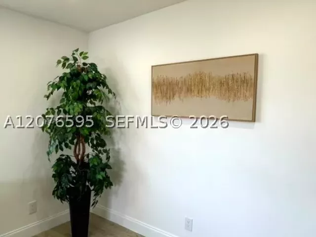 Продажа дома по адресу 2572 NW 20th St - фото 9377706