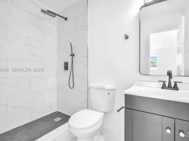 Продажа дома по адресу 2572 NW 20th St - фото 9377658