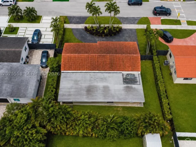 Продажа дома по адресу 3115 Village Green Dr - фото 9380676