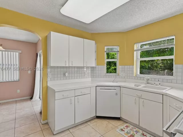 Продажа дома по адресу 15822 SW 16th Ct - фото 9379935