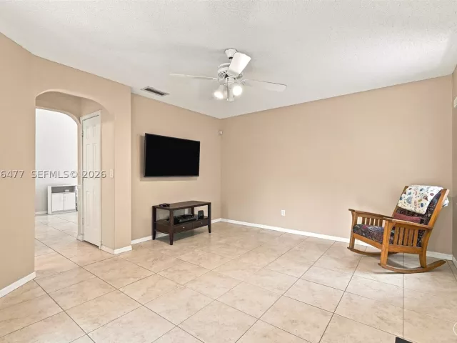 Продажа дома по адресу 15822 SW 16th Ct - фото 9379941