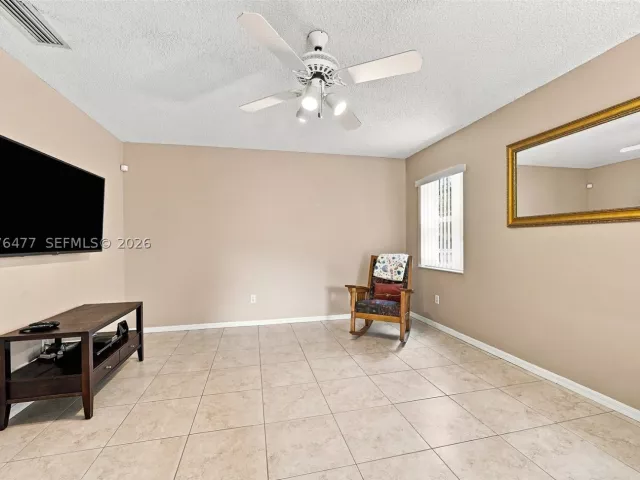 Продажа дома по адресу 15822 SW 16th Ct - фото 9379943