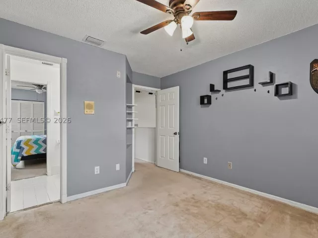 Продажа дома по адресу 15822 SW 16th Ct - фото 9379946