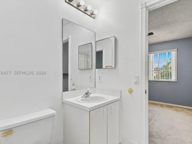 Продажа дома по адресу 15822 SW 16th Ct - фото 9379947