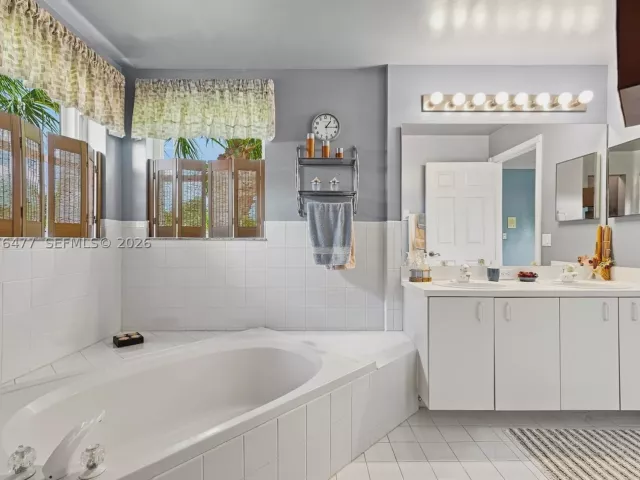 Продажа дома по адресу 15822 SW 16th Ct - фото 9379956