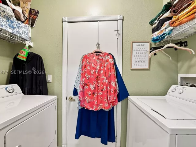Продажа дома по адресу 15822 SW 16th Ct - фото 9379957