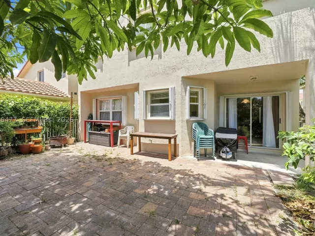 Продажа дома по адресу 15822 SW 16th Ct - фото 9379958