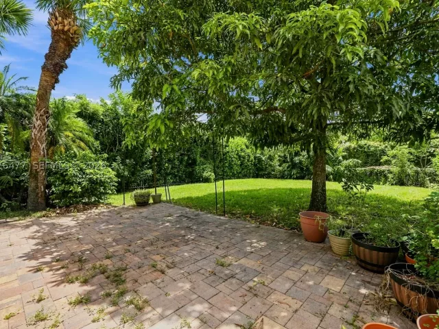 Продажа дома по адресу 15822 SW 16th Ct - фото 9379960