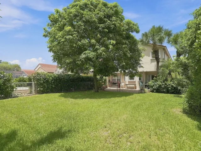 Продажа дома по адресу 15822 SW 16th Ct - фото 9379962