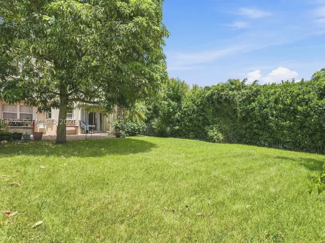 Продажа дома по адресу 15822 SW 16th Ct - фото 9379963