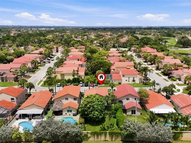 Продажа дома по адресу 15822 SW 16th Ct - фото 9379969