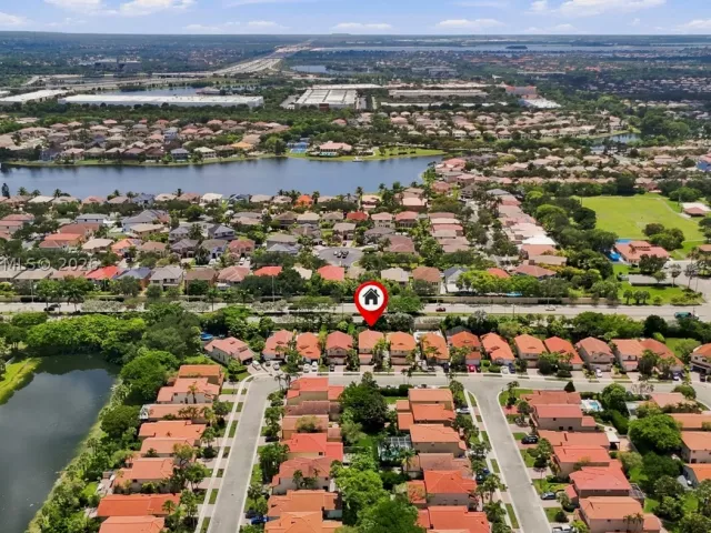 Продажа дома по адресу 15822 SW 16th Ct - фото 9379973