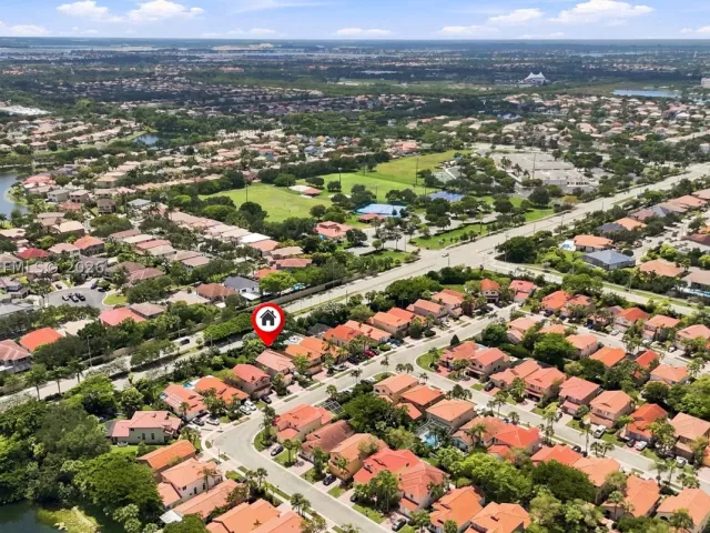 Продажа дома по адресу 15822 SW 16th Ct - фото 9379974