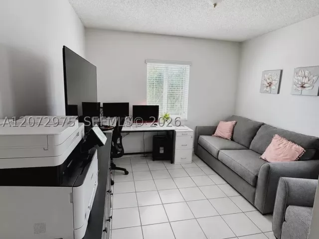 Продажа дома по адресу 20890 SW 236th St - фото 9387712