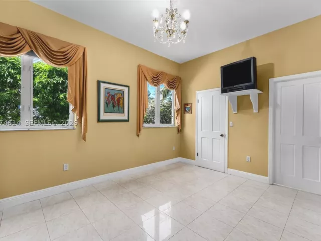 Продажа дома по адресу 501 Bay Lane - фото 9378418