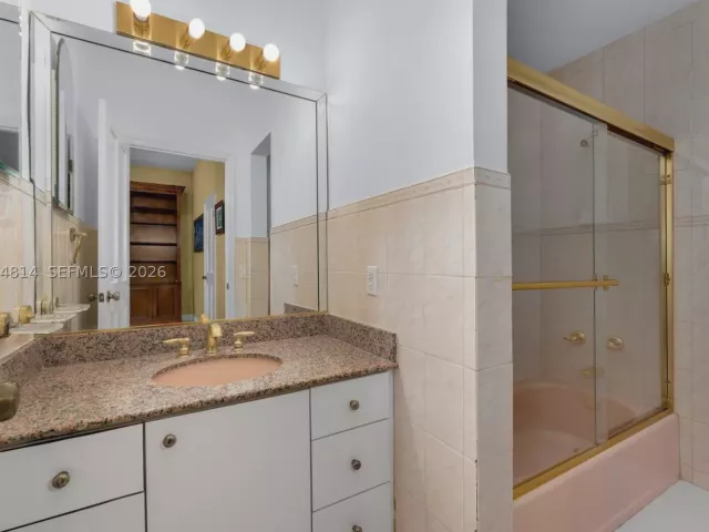 Продажа дома по адресу 501 Bay Lane - фото 9378420