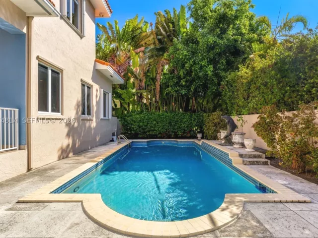 Продажа дома по адресу 501 Bay Lane - фото 9378435
