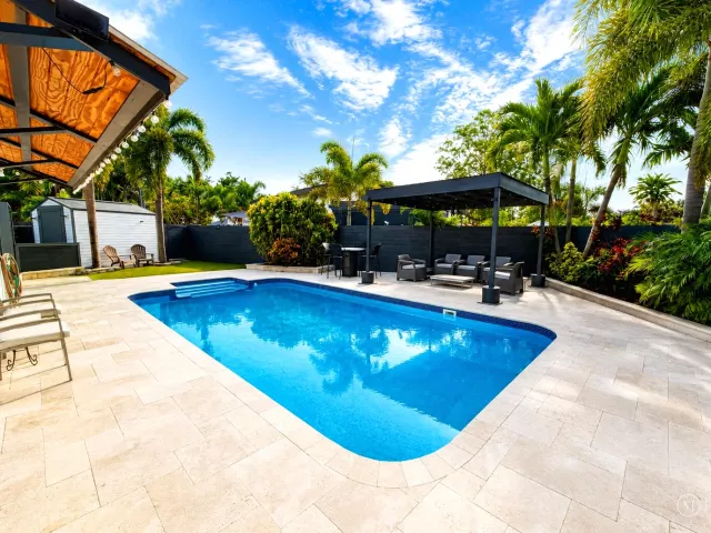 Продажа дома по адресу 1600 NW 4TH Avenue - фото 9378901