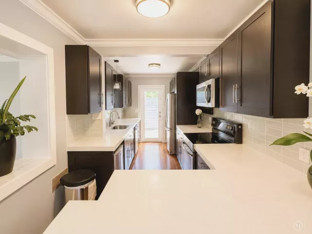 Продажа дома по адресу 1600 NW 4TH Avenue - фото 9378905
