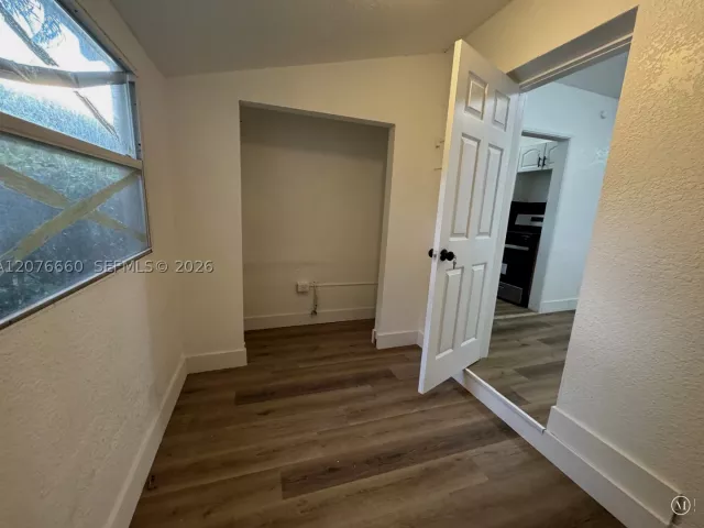 Продажа дома по адресу 748 NE 127th St - фото 9378714