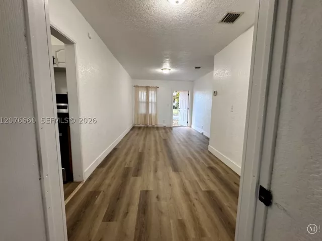 Продажа дома по адресу 748 NE 127th St - фото 9378706