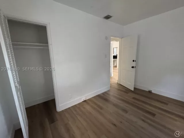Продажа дома по адресу 748 NE 127th St - фото 9378709