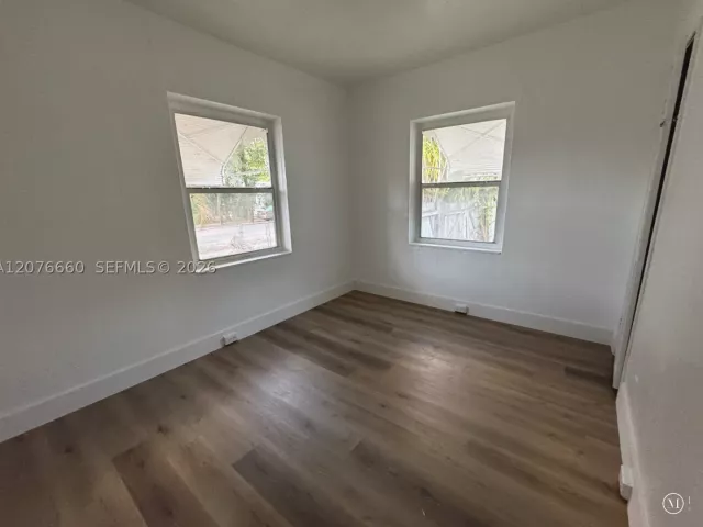 Продажа дома по адресу 748 NE 127th St - фото 9378710