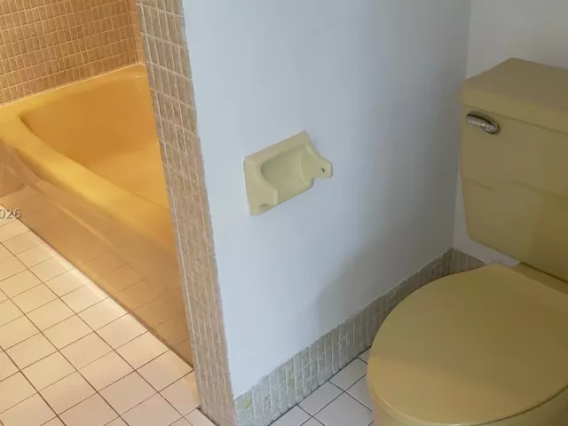 Продажа дома по адресу 8320 NW 24th Ct - фото 9382971