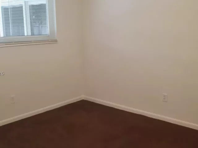 Продажа дома по адресу 8320 NW 24th Ct - фото 9382973
