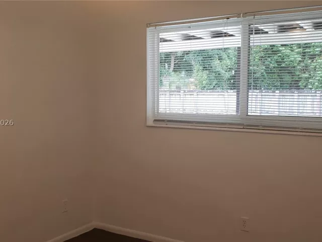 Продажа дома по адресу 8320 NW 24th Ct - фото 9382974