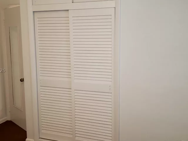 Продажа дома по адресу 8320 NW 24th Ct - фото 9382975