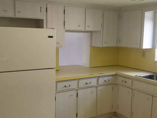 Продажа дома по адресу 8320 NW 24th Ct - фото 9382979