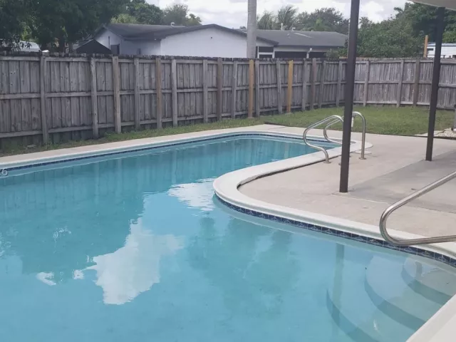 Продажа дома по адресу 8320 NW 24th Ct - фото 9382995