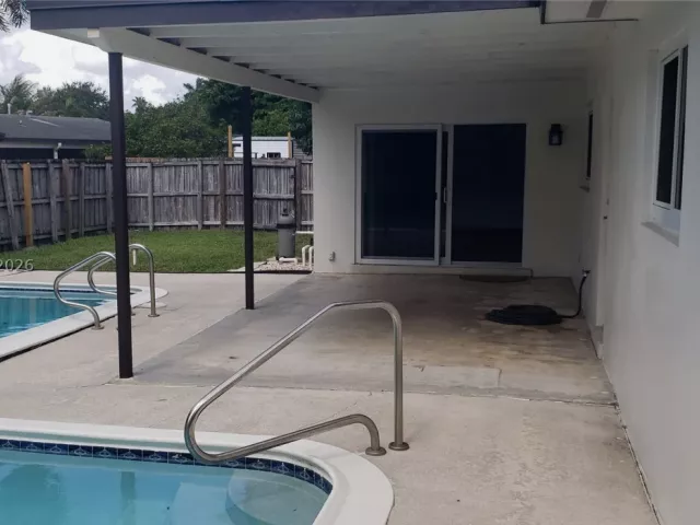 Продажа дома по адресу 8320 NW 24th Ct - фото 9382996