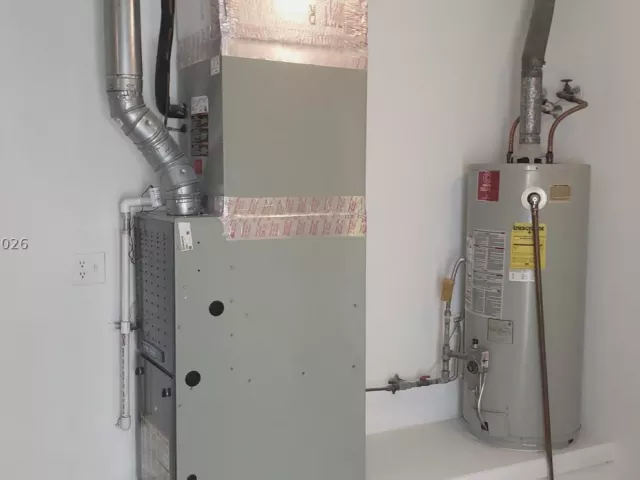 Продажа дома по адресу 8320 NW 24th Ct - фото 9382998