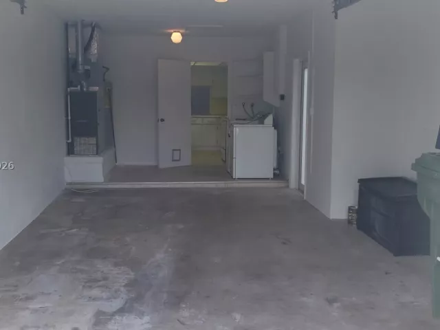 Продажа дома по адресу 8320 NW 24th Ct - фото 9383002