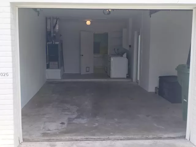 Продажа дома по адресу 8320 NW 24th Ct - фото 9383003