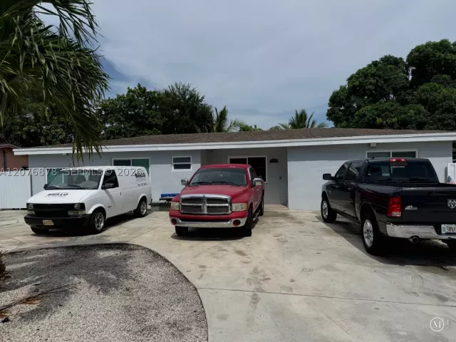 Продажа дома по адресу 14321 NW 16th Ct - фото 9394552