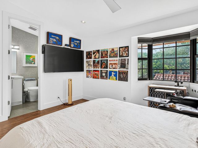 Продажа дома по адресу 605 NE 19th Avenue - фото 9468547