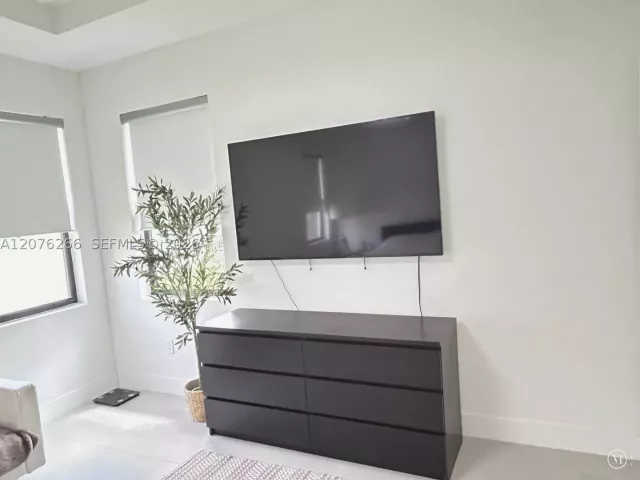 Продажа дома по адресу 14435 SW 13th Ter - фото 9383272