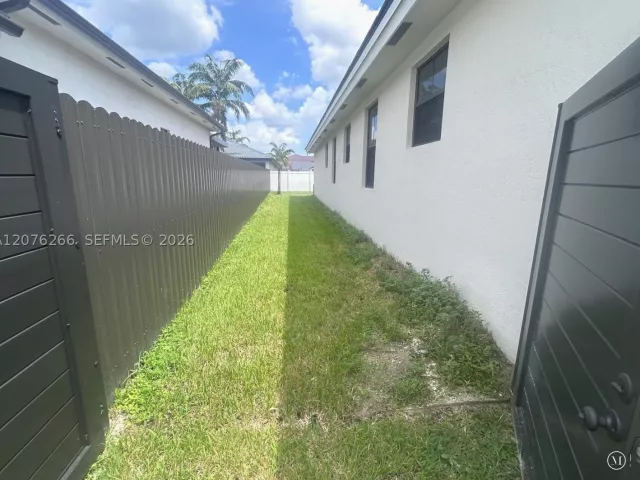 Продажа дома по адресу 14435 SW 13th Ter - фото 9383286