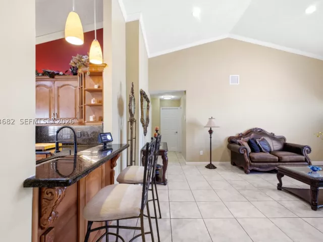 Продажа дома по адресу 8635 SW 15th St - фото 9383040