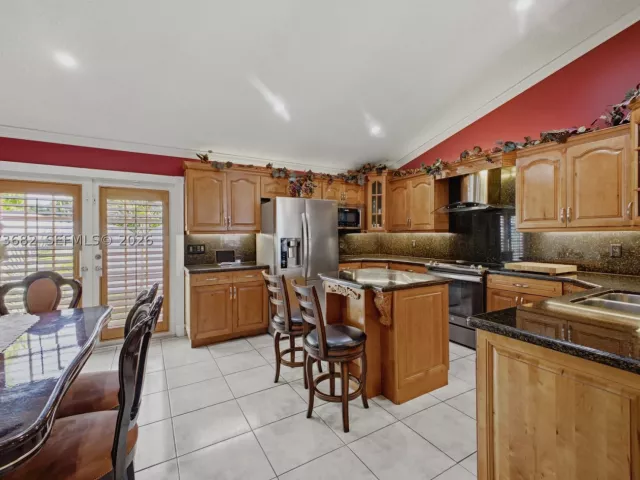 Продажа дома по адресу 8635 SW 15th St - фото 9383041